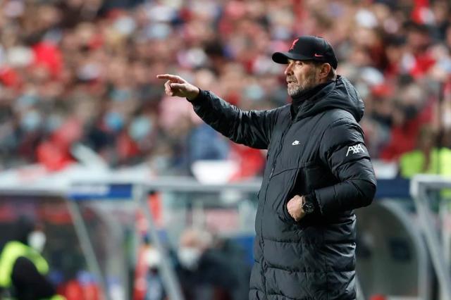 球天下体育APP下载-克洛普：没针对曼城作改变 罗伯逊：扔打火机有好处