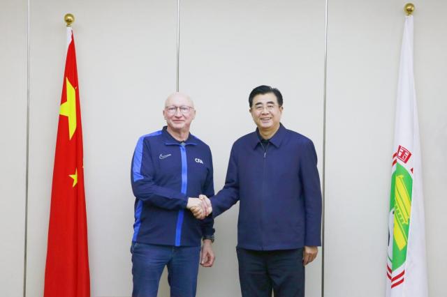 克瑞斯·范·普维尔德出任中国足球协会技术总监
